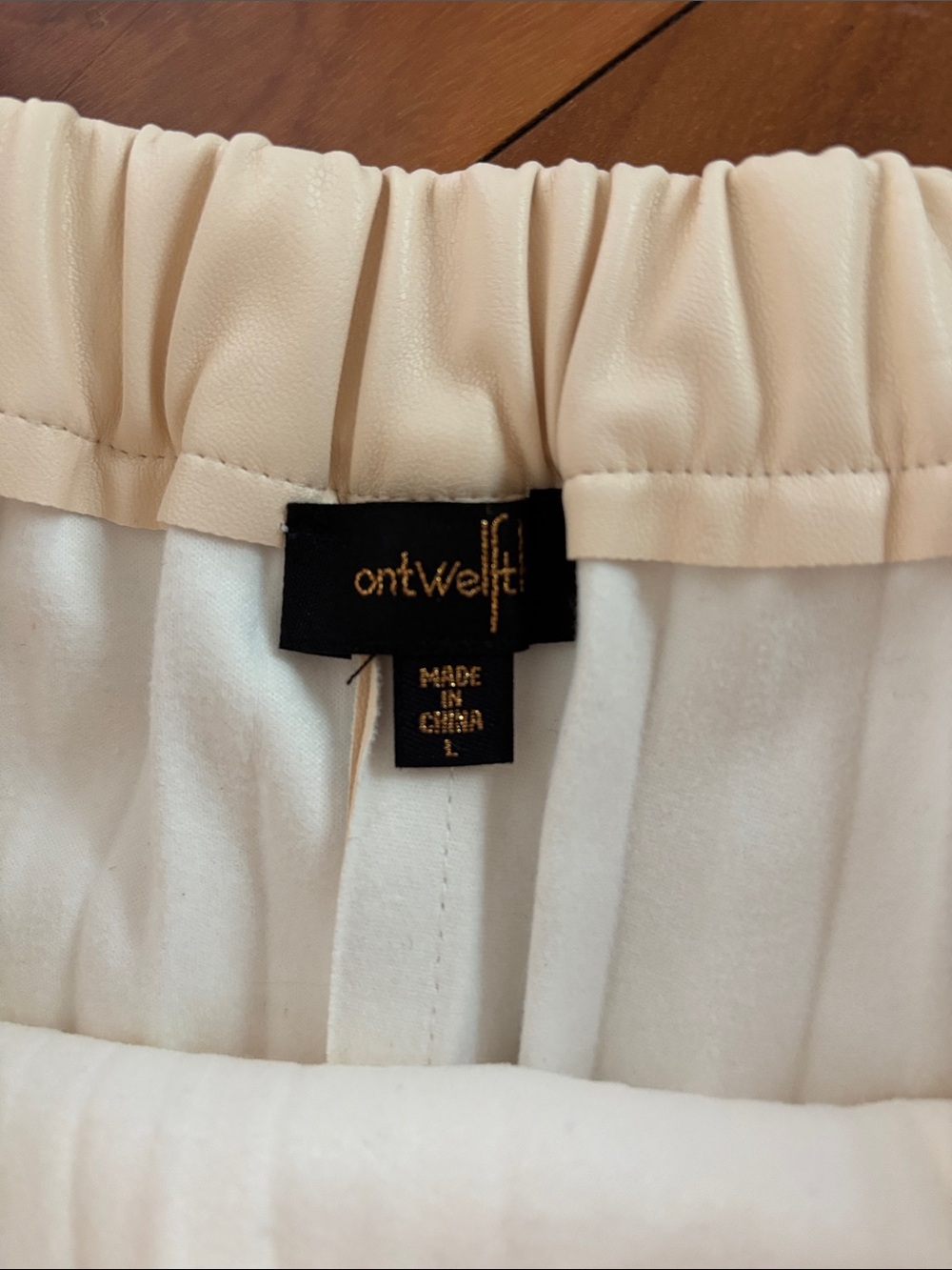 Faux leather skirt - Picture 3 of 8
